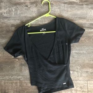 black wrap around hollister shirt